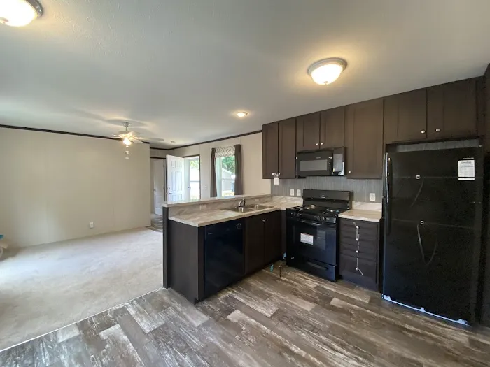 Woods Mobile Home Park Picture 2