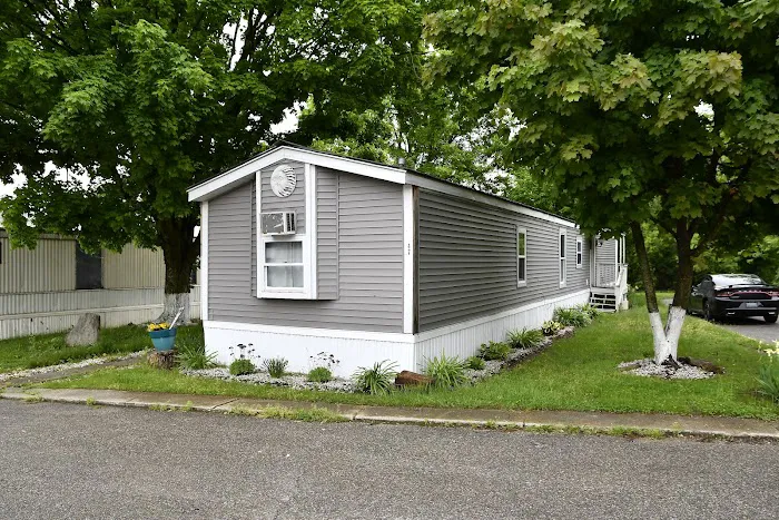 Hillsdale Mobile Village Picture 8