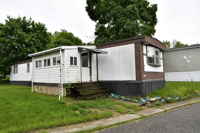 Hillsdale Mobile Village Picture 1