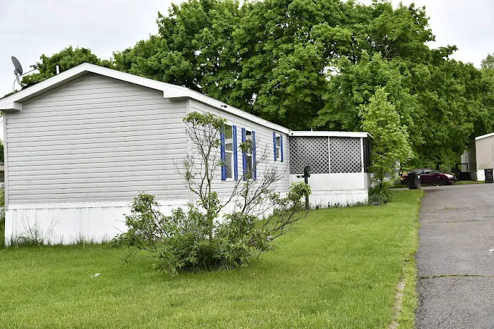 Hillsdale Mobile Village Picture 10