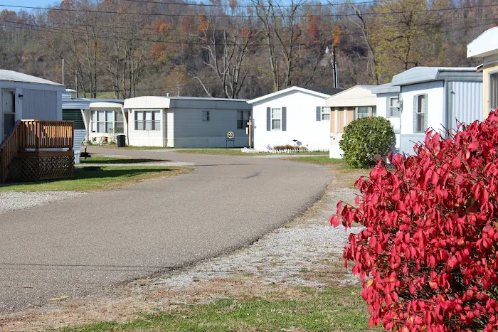 Johnson's Mobile Home Park Picture 4