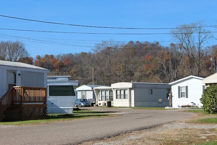 Johnson's Mobile Home Park Picture 2