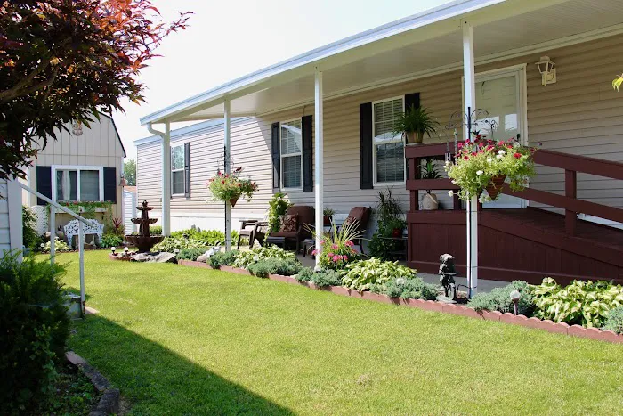 Harmony Pointe Mobile Home Park Picture 4