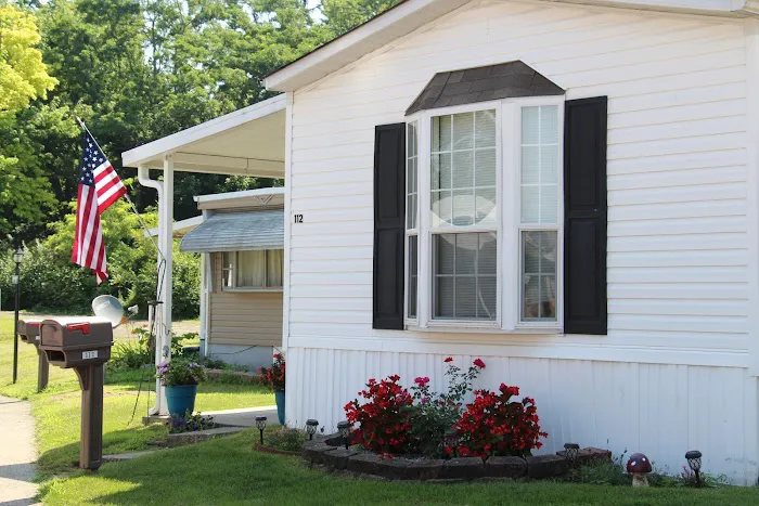 Harmony Pointe Mobile Home Park Picture 6
