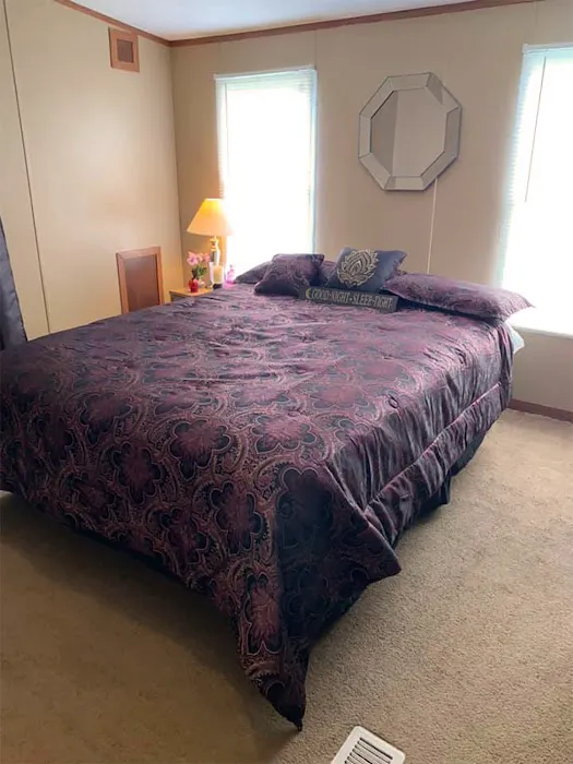 Oakwood Manufactured Home Community Picture 4