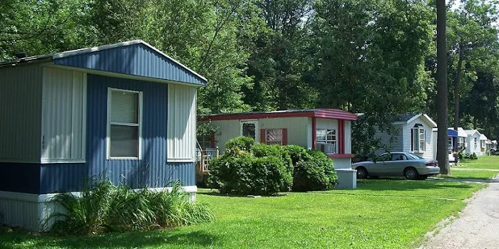 Oakwood Manufactured Home Community Picture 1