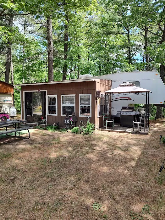 Twin Ponds Resort Campsite Picture 7