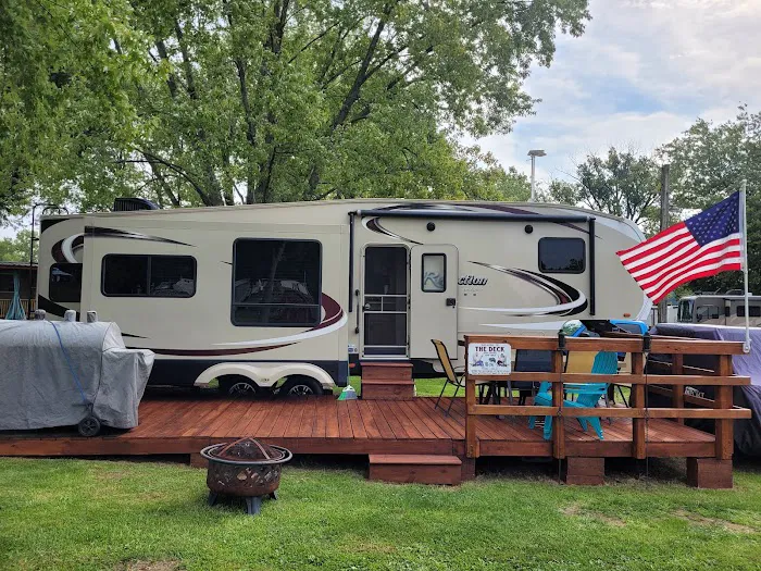 Silver Lake RV & MH Estates Picture 6