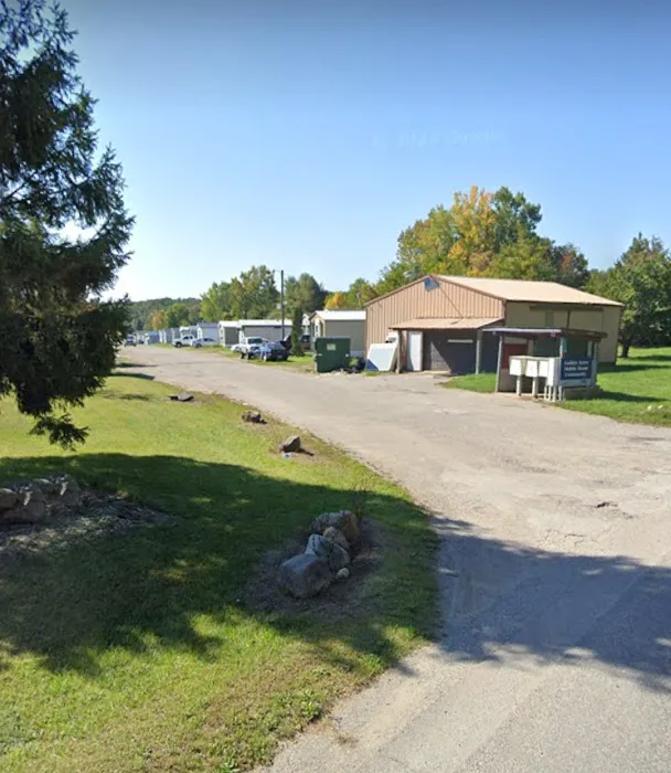 Golden Acres Mobile Home Park Picture 4