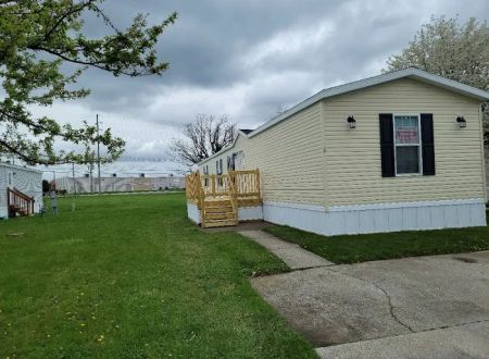 Apple Valley Manufactured Home Community