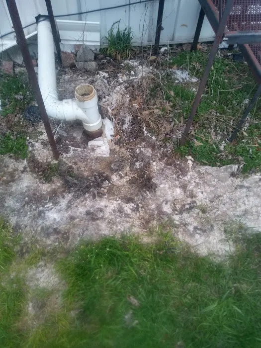 Lee Villa Mobile Home Park Picture 5