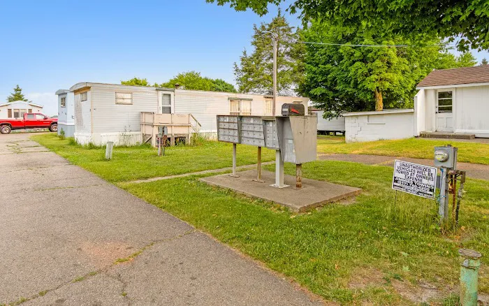 Michigan Avenue Estates Mobile Home Park Picture 7