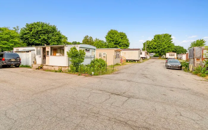 Michigan Avenue Estates Mobile Home Park Picture 6