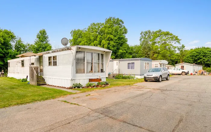 Michigan Avenue Estates Mobile Home Park Picture 8