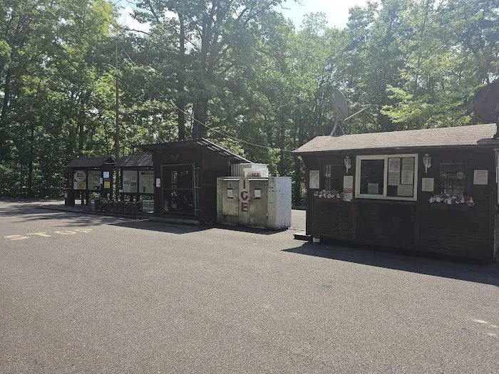 Dewdrop Campground Picture 6