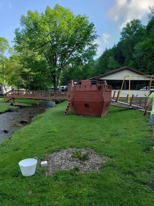 Whispering Winds Campground and Cabins Picture 5