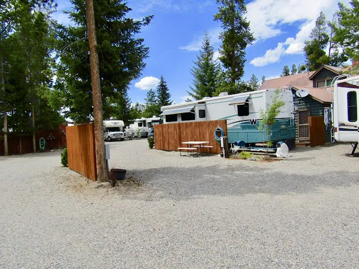 Hideaway RV Park Picture 6