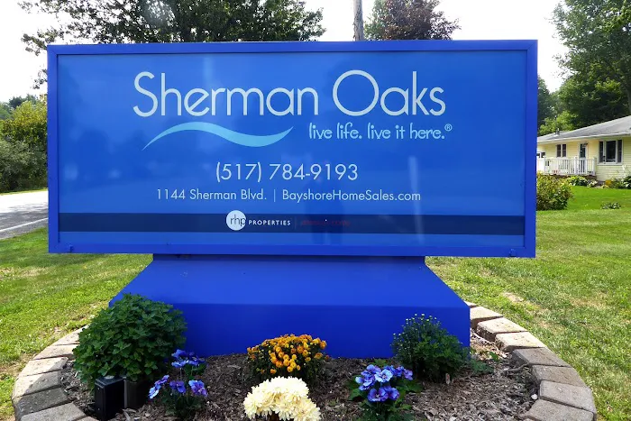 Sherman Oaks Manufactured Home Community Picture 10