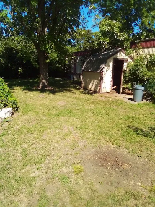 Applewood Pointe Mobile Home Park Picture 5