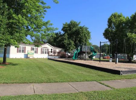 Applewood Pointe Mobile Home Park