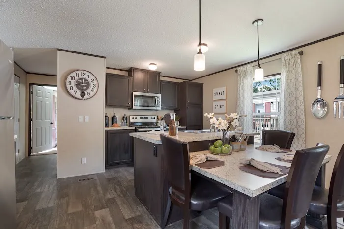 Green Acres Mobile Home Village Picture 4