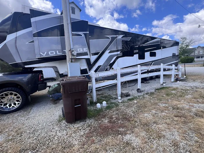 Creekside (Prev Mendenhalls) RV/Mobile Park Picture 4