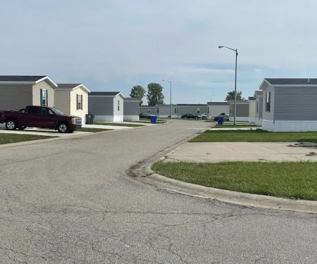 Woodlake Estates Manufactured Home Community