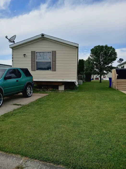 Woodlake Estates Manufactured Home Community Picture 10