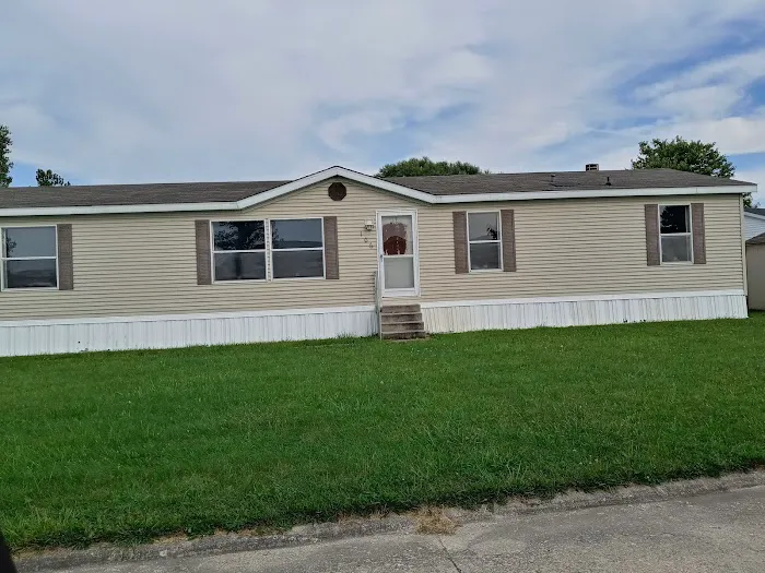 Woodlake Estates Manufactured Home Community Picture 9