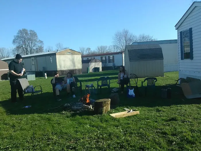 Town & Country Mobile Home Est Picture 5