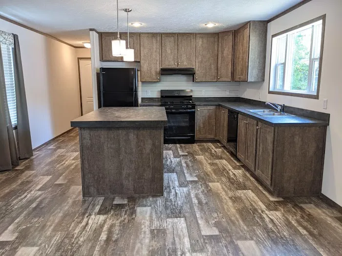 Leslie Estates Manufactured Housing Community Picture 2