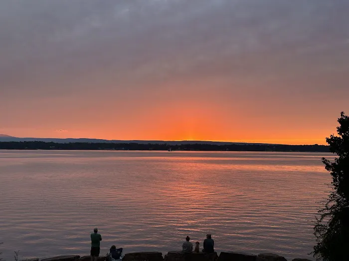 Champlain Resort Picture 10