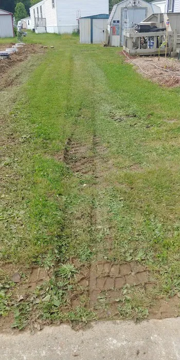 Eaton Pine Village Manufactured Housing Community Picture 9
