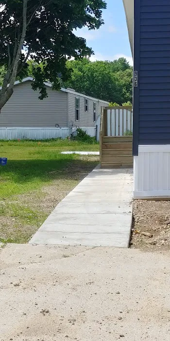 Eaton Pine Village Manufactured Housing Community Picture 7