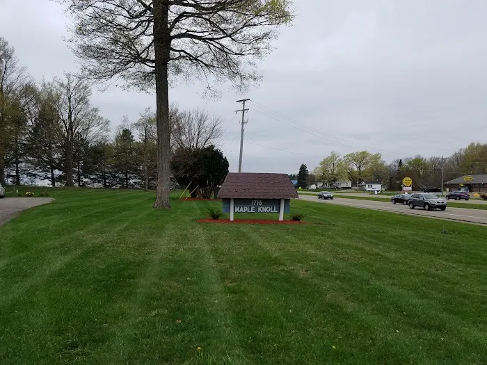 Maple Knoll Mobile Home Park Picture 3