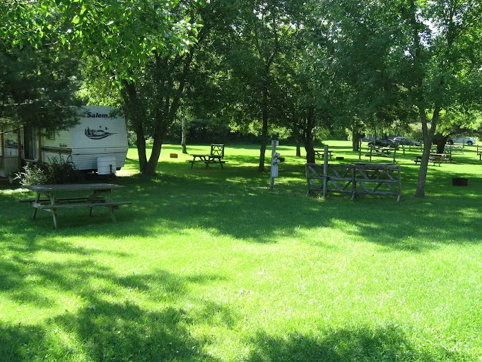 Monty's Bay Campsites Picture 4