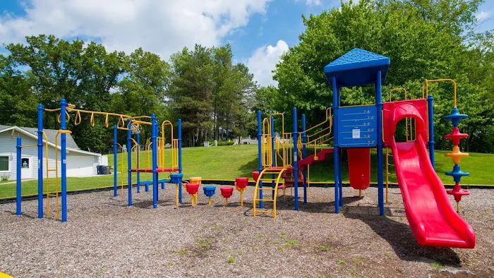 Hickory Hills Village Picture 10