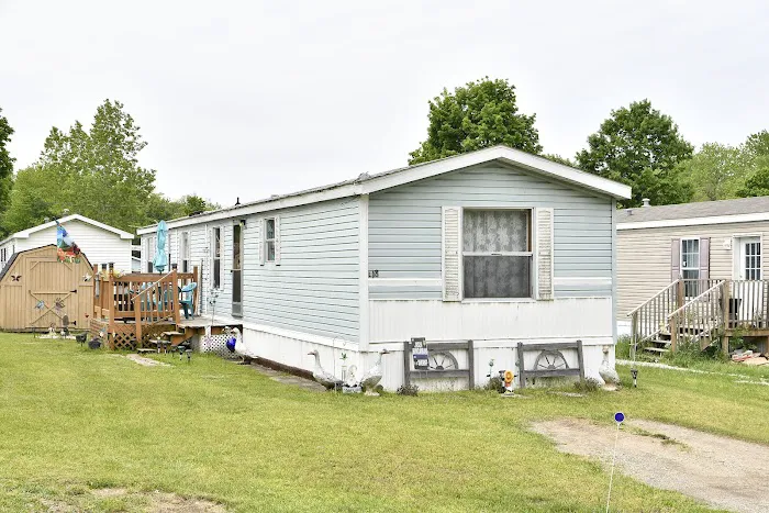 Centreville Mobile Home Park Picture 7