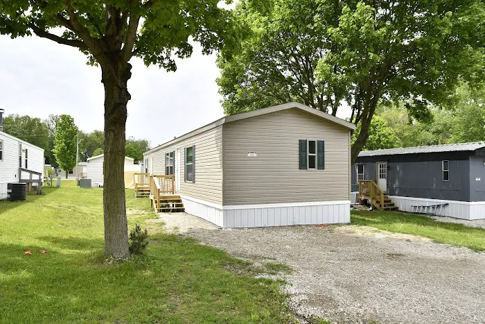 Centreville Mobile Home Park Picture 4