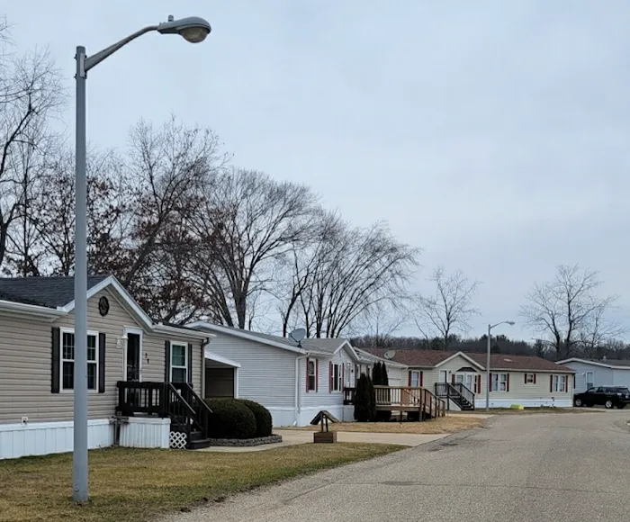 Creek Valley Mobile Home Park Picture 10