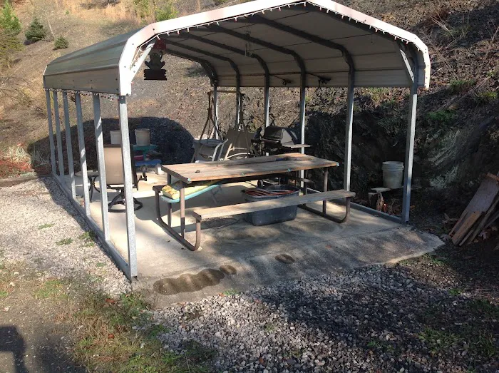 Tractor World & Hillcrest River Campground. Picture 1