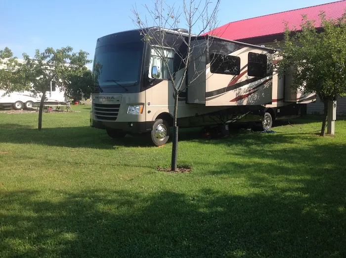 Tractor World & Hillcrest River Campground. Picture 9