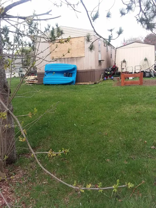 Sycamore Village Picture 6