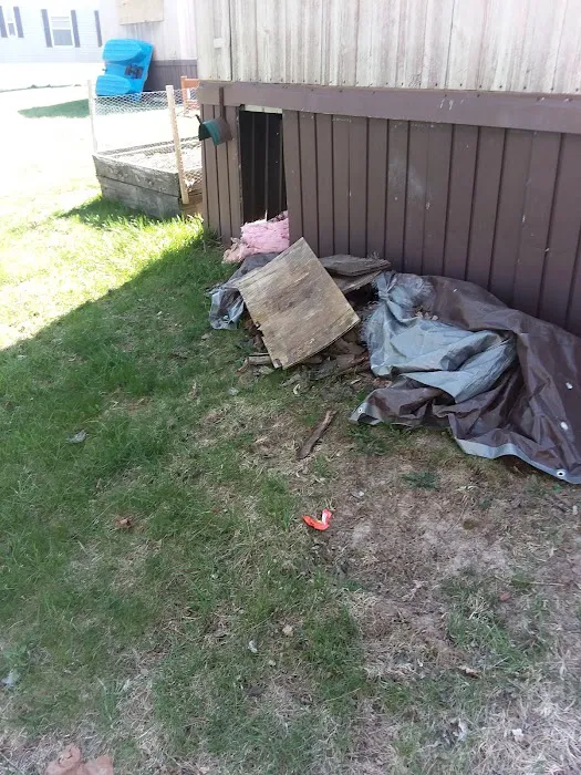 Sycamore Village Picture 9