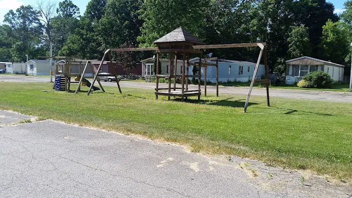 Sherwood Forest Mobile Home Park Picture 9