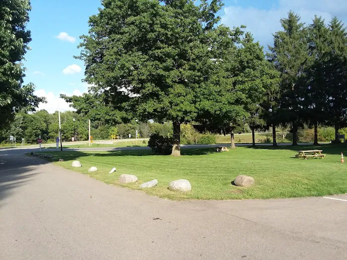 Highland Hills Picture 4