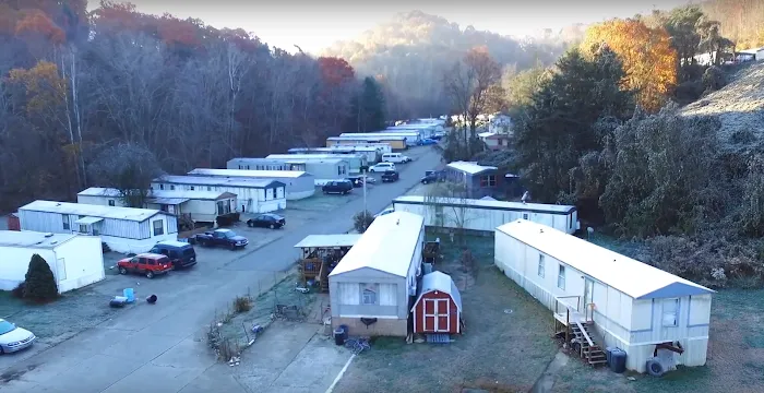 Dalewood Mobile Home Park Picture 9