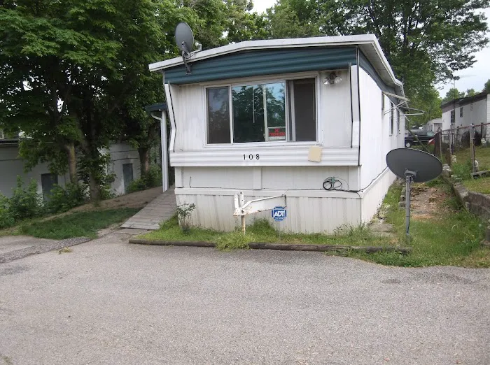 Hazelhurst Mobile Home Park Picture 8