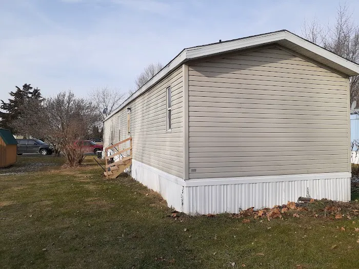 Green Acres Mobile Home Court Picture 4