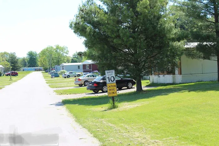 Country Club Crossing Mobile Home Community Picture 3